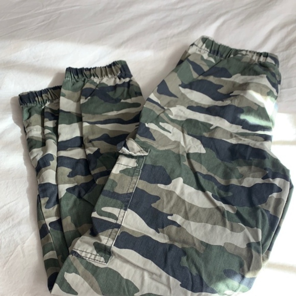 H&M camouflage joggers